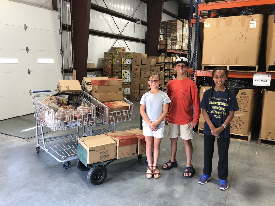 Landmark Christian School Reads to Feed Others!