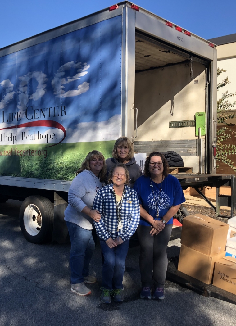 Peachtree City Elementary School Helps our Neighbors in Need