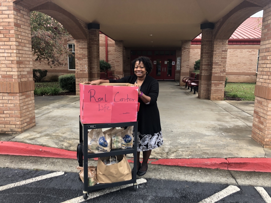 Spring Hill Elementary Makes a Difference in Our Community