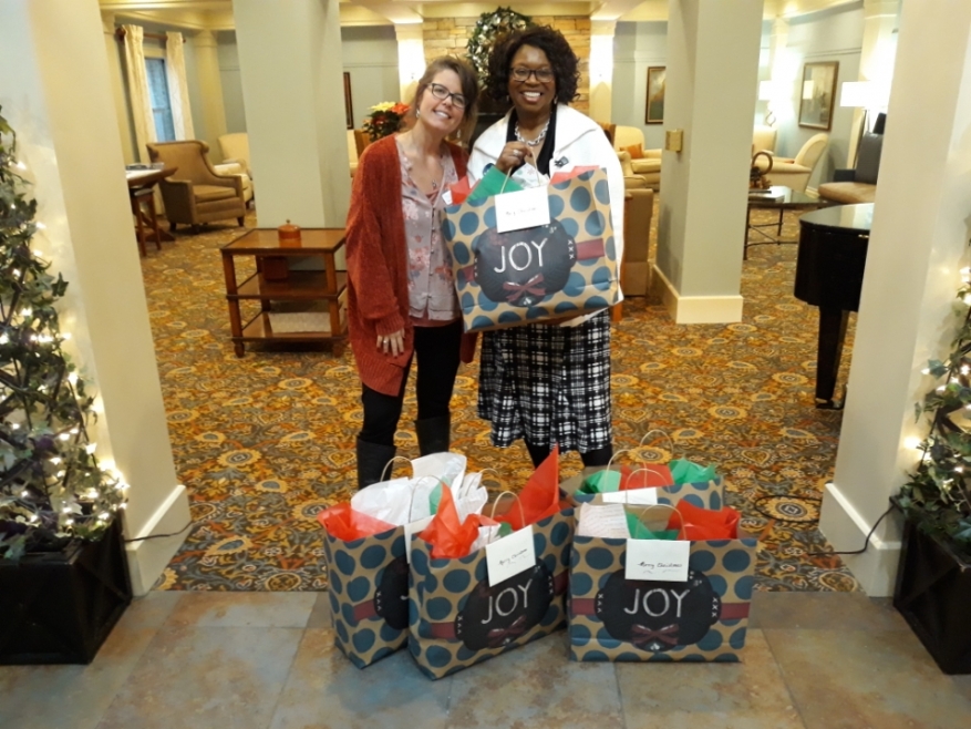 Arbor Terrace Shows Love through Gifts to our Single Mothers